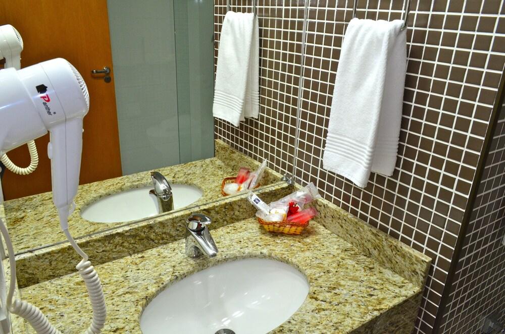 Hotel Thomasi Express Maringá Zewnętrze zdjęcie